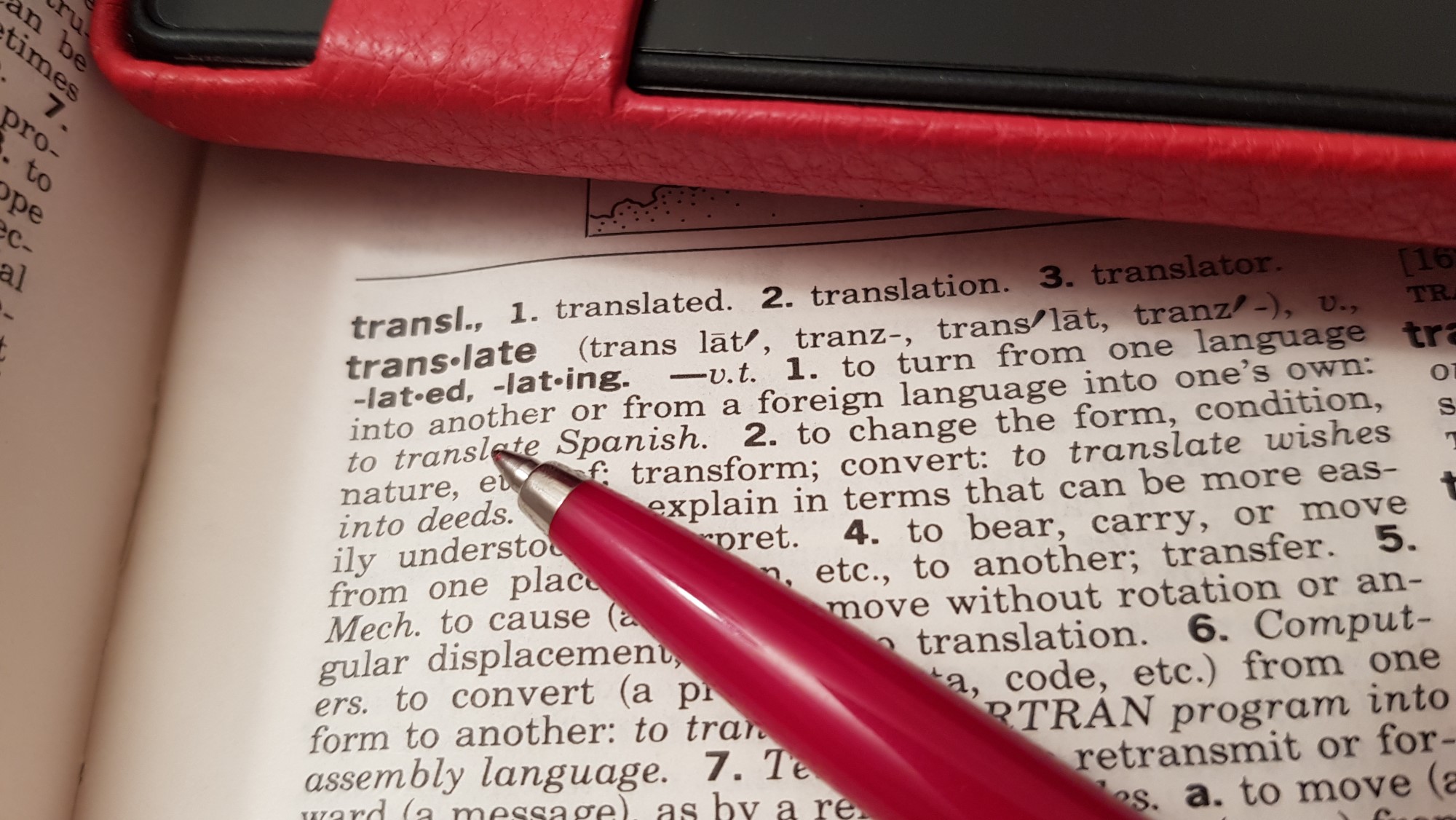 Translate1-2000x1126pxl-16zu9.jpg
